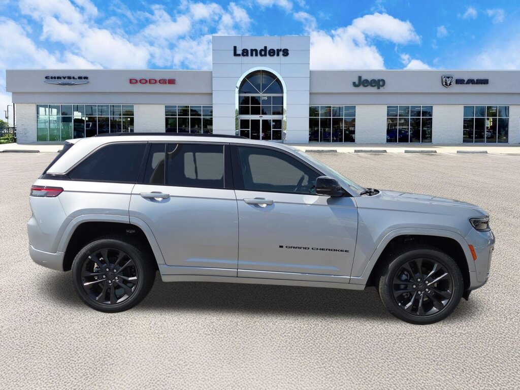 New 2026 Jeep Grand Cherokee Limited Reserve AWD/4WD image 2
