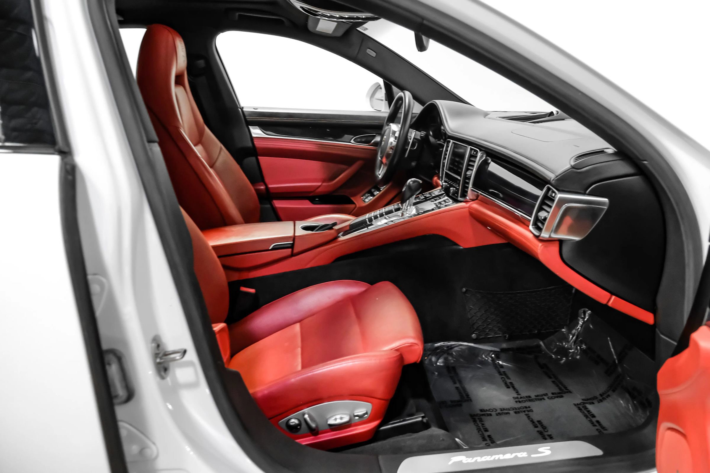 Used 2014 Porsche Panamera S image 12