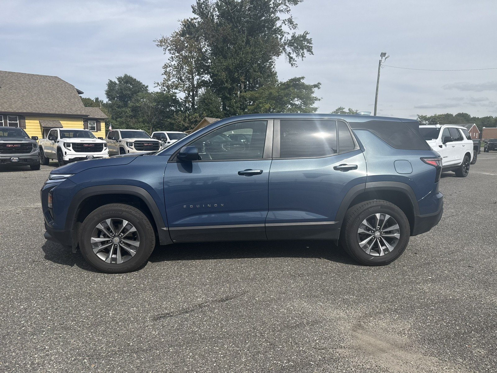 Used 2026 Chevrolet Equinox LT AWD/4WD image 6