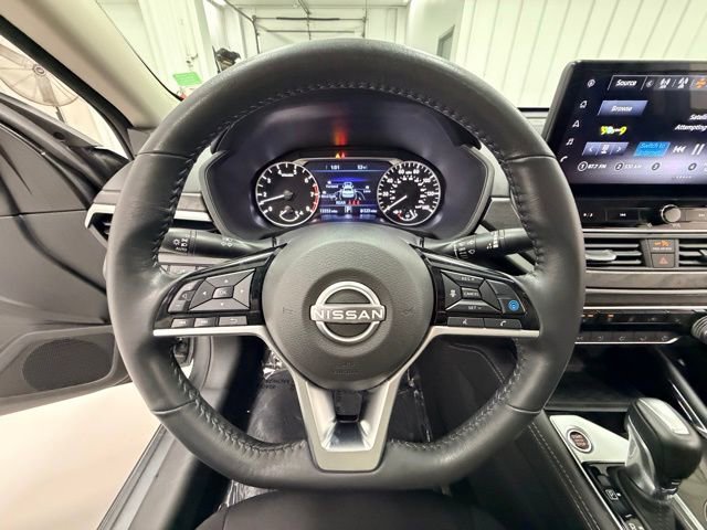 Used 2023 Nissan Altima 2.5 SV w/ SV Premium Package image 12