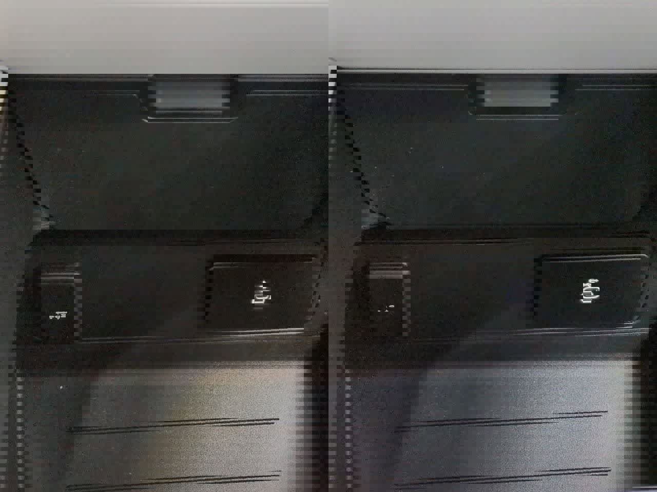 New 2026 Land Rover Defender 130 X-Dynamic SE image 34