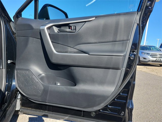 Used 2025 Toyota RAV4 LE image 10