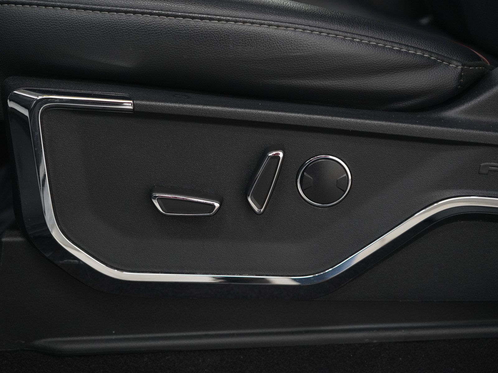 Used 2023 Ford F150 Lariat w/ Equipment Group 502A High image 27