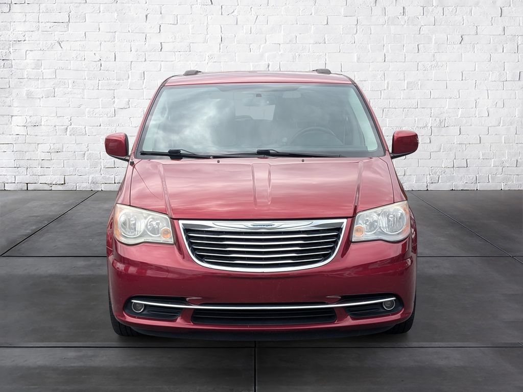 Used 2014 Chrysler Town & Country Touring w/ Driver Convenience Group FWD image 3