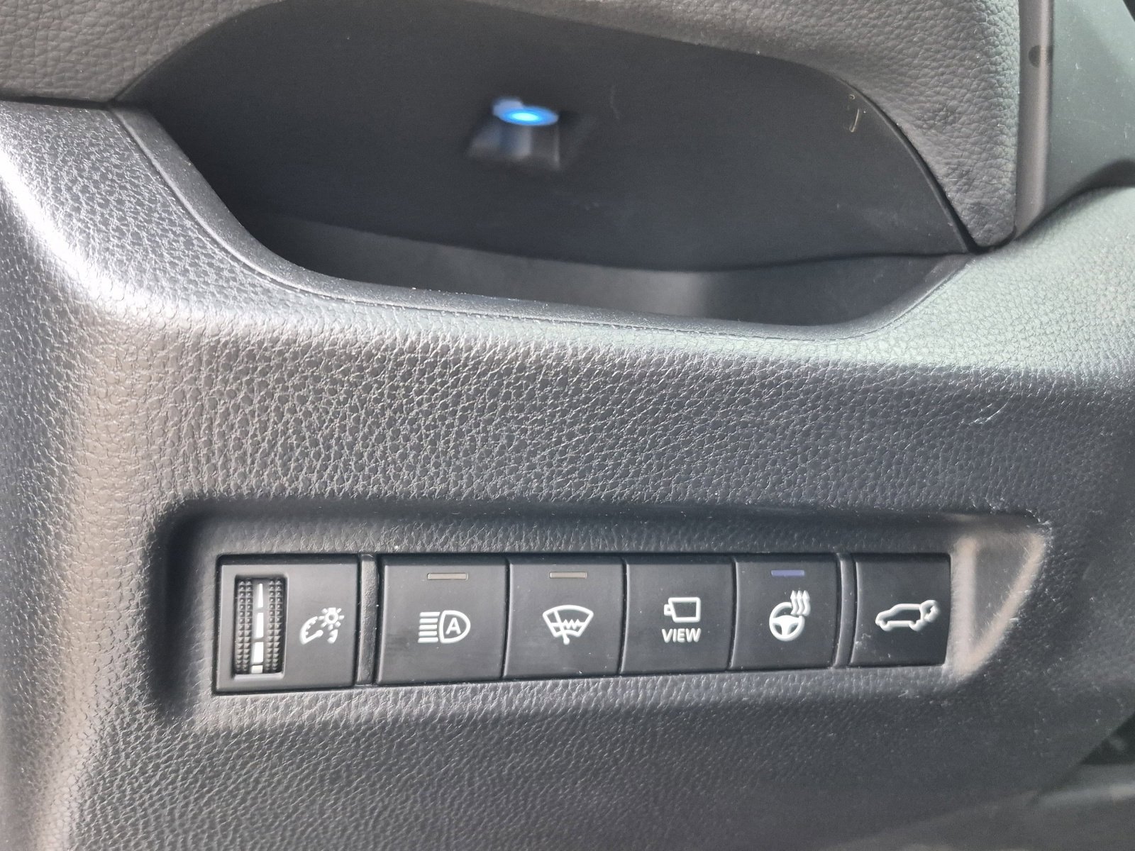 Used 2022 Toyota RAV4 XSE AWD/4WD image 36