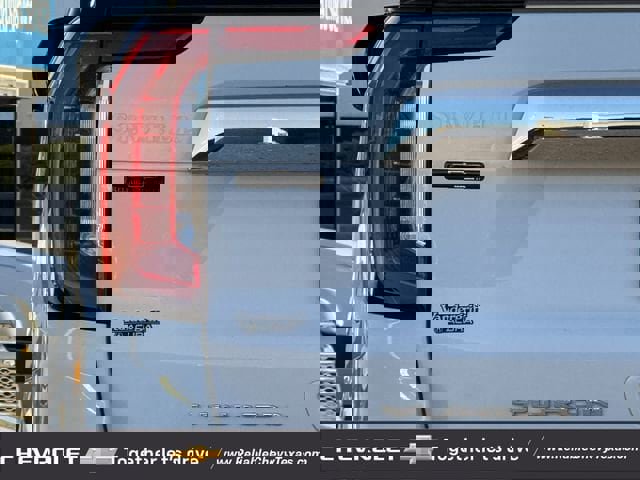 Used 2022 GMC Yukon SLT w/ SLT Premium Package image 9