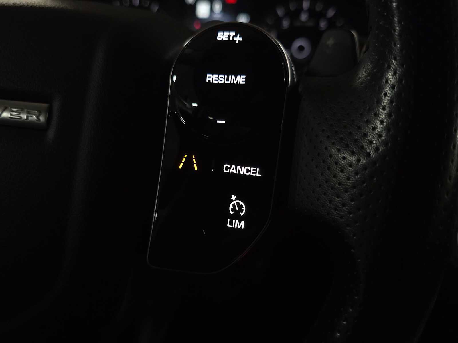 Used 2018 Land Rover Range Rover Velar S image 34