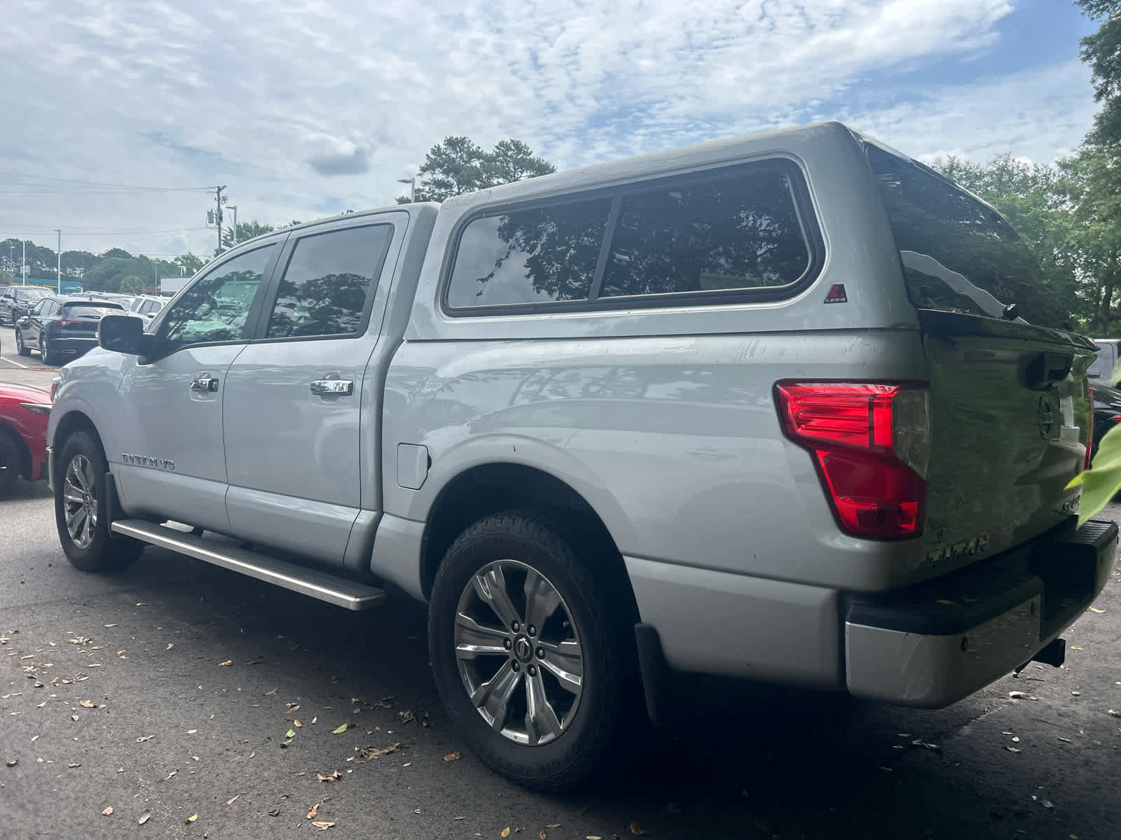 Used 2018 Nissan Titan SV w/ SV Convenience Package AWD/4WD image 6