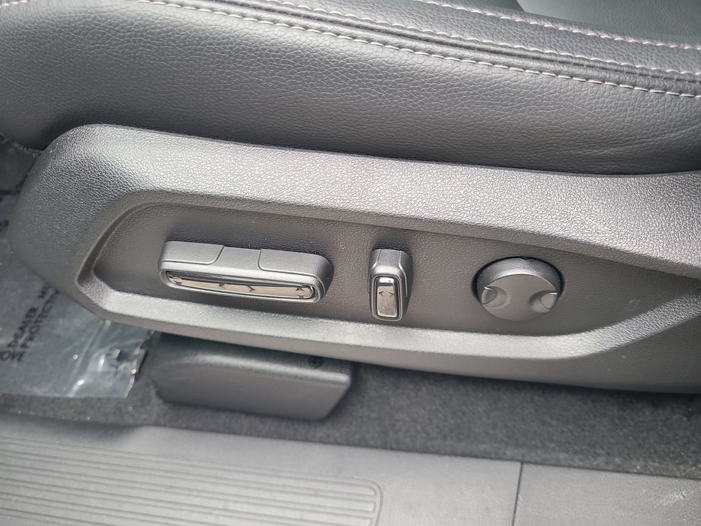 Used 2025 Honda Pilot EX-L image 19