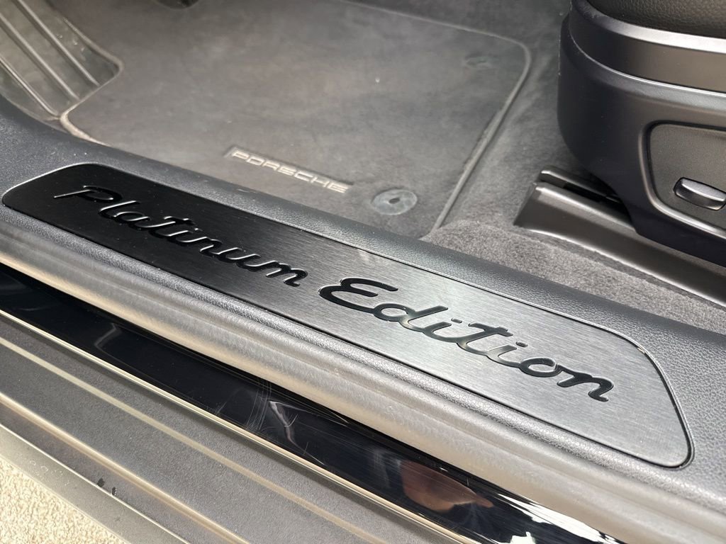 Used 2022 Porsche Panamera 4 Platinum Edition image 21