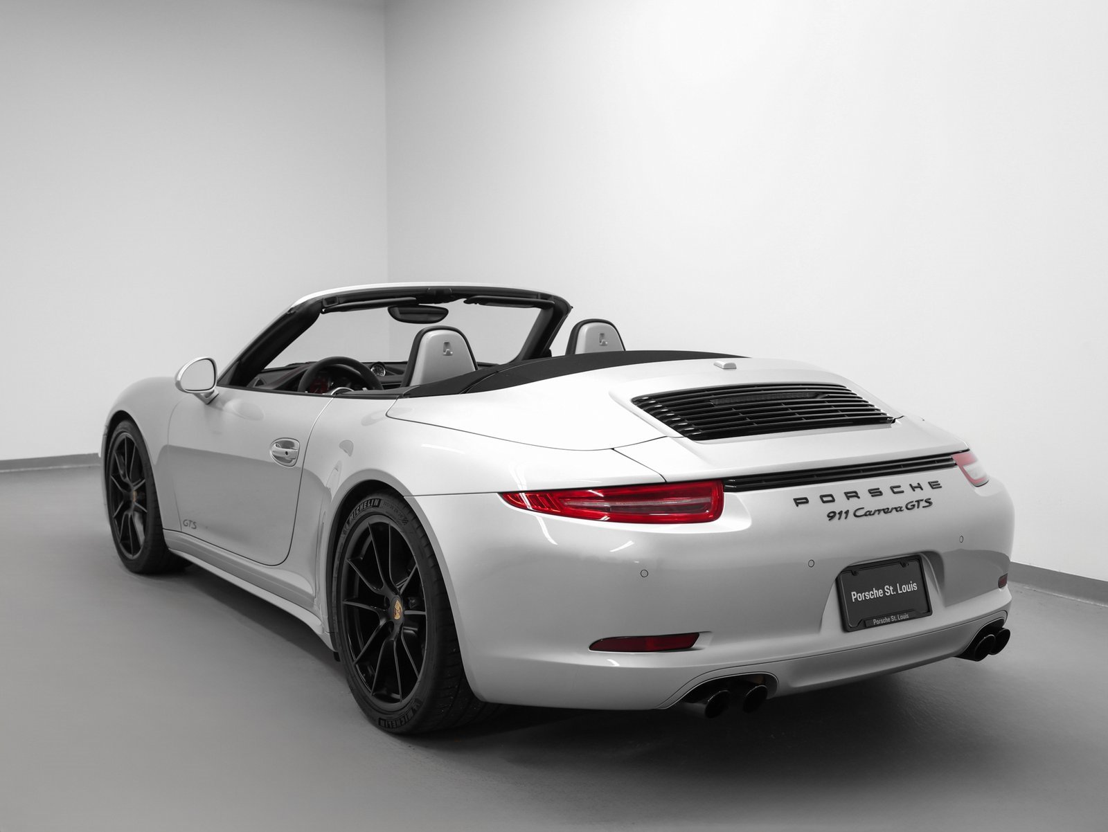 Used 2015 Porsche 911 Carrera GTS image 3