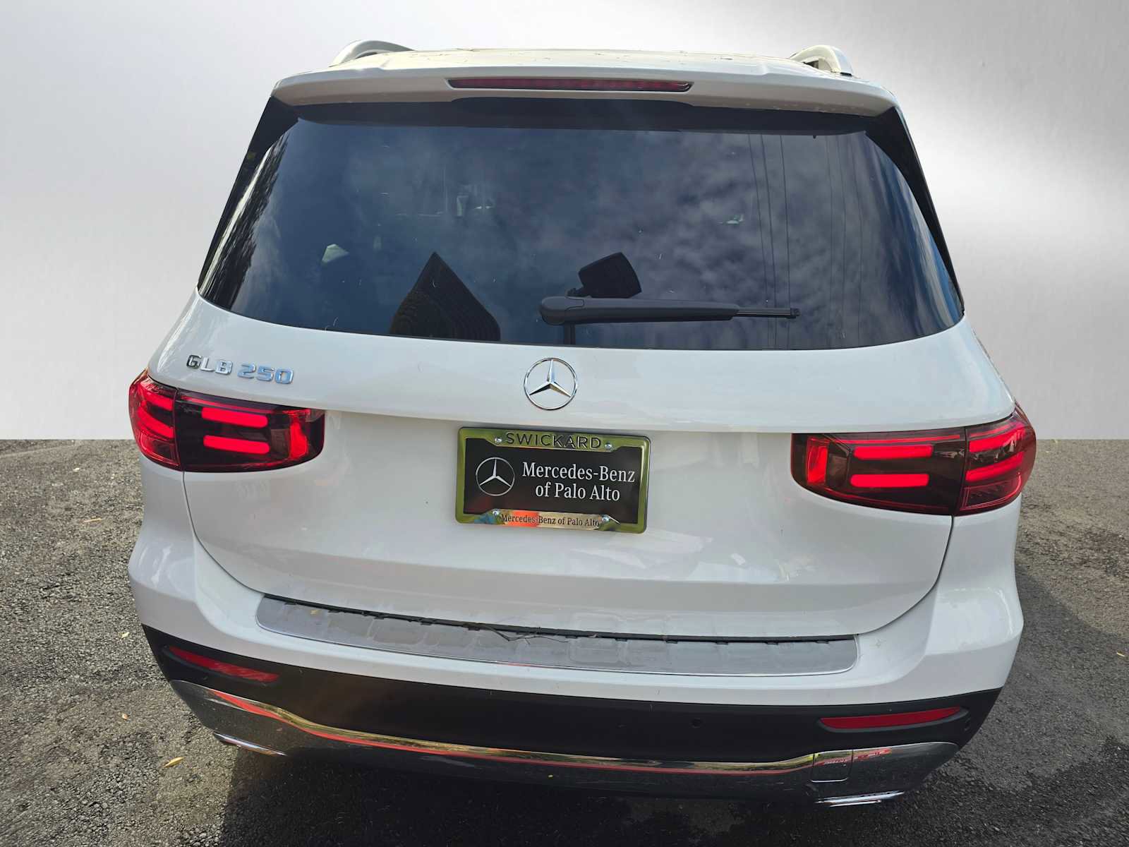 Used 2025 Mercedes-Benz GLB 250 image 5