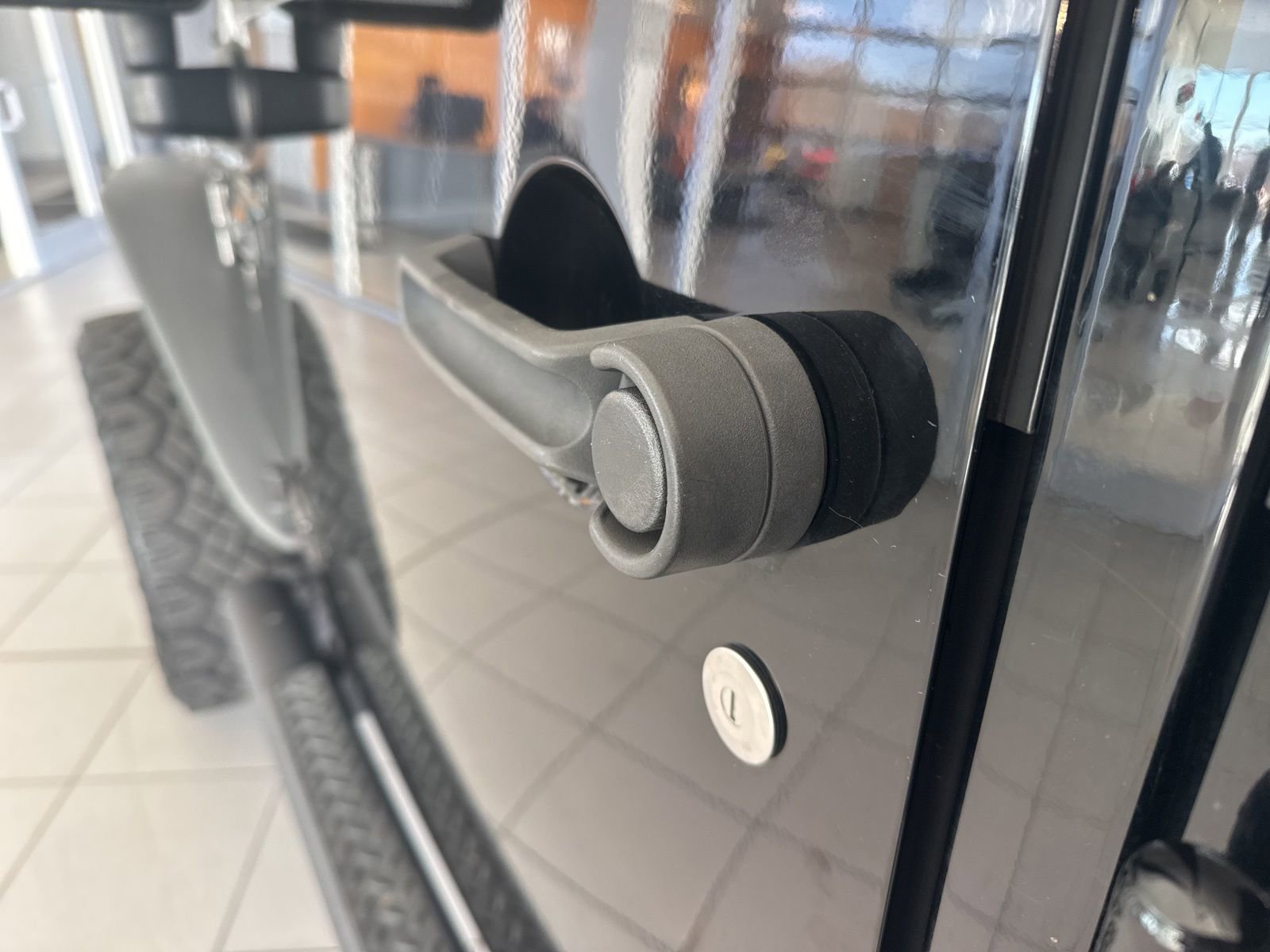 Used 2012 Jeep Wrangler Unlimited Sahara w/ Dual Top Group image 10