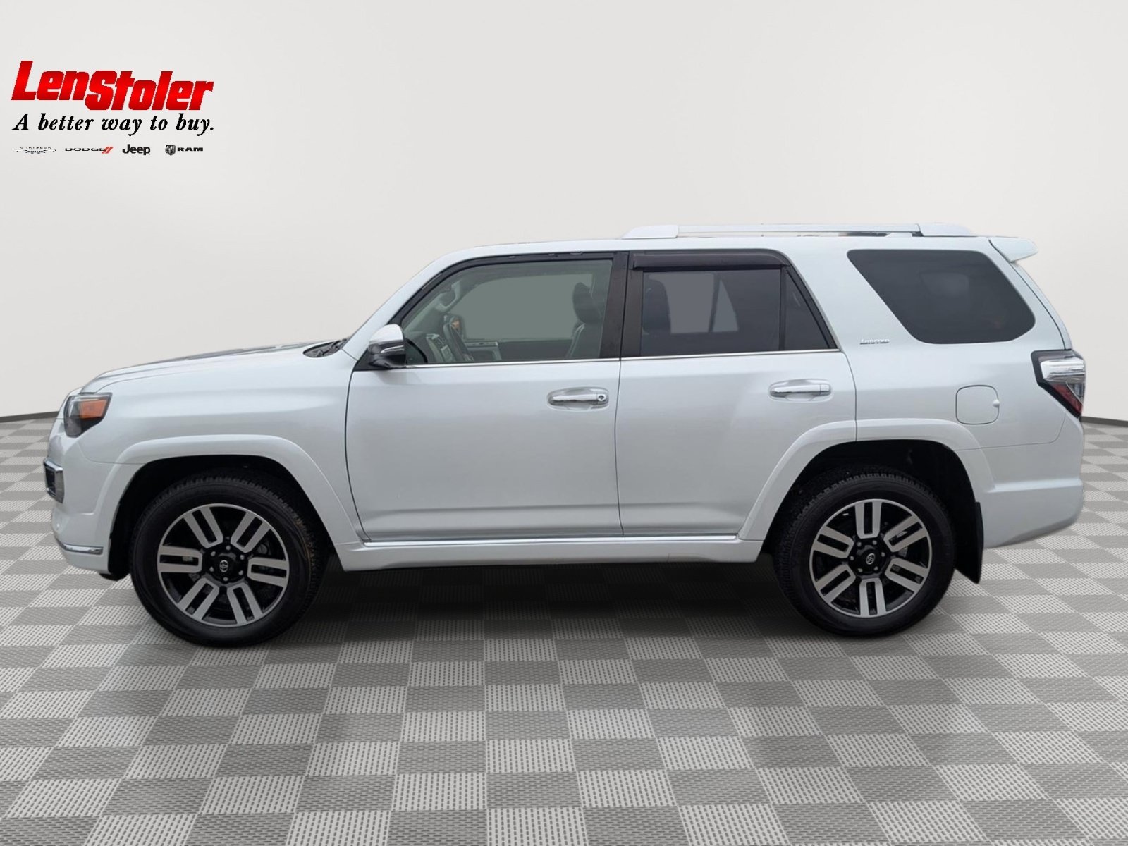Used 2024 Toyota 4Runner Limited AWD/4WD image 2