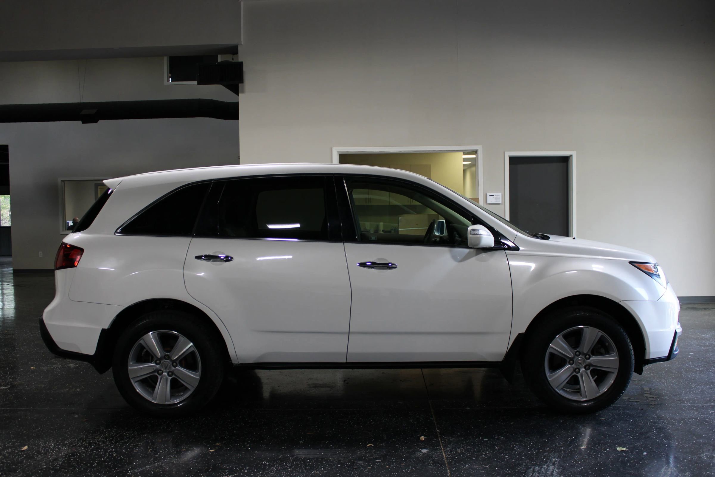 Used 2012 Acura MDX w/ Technology Package image 2