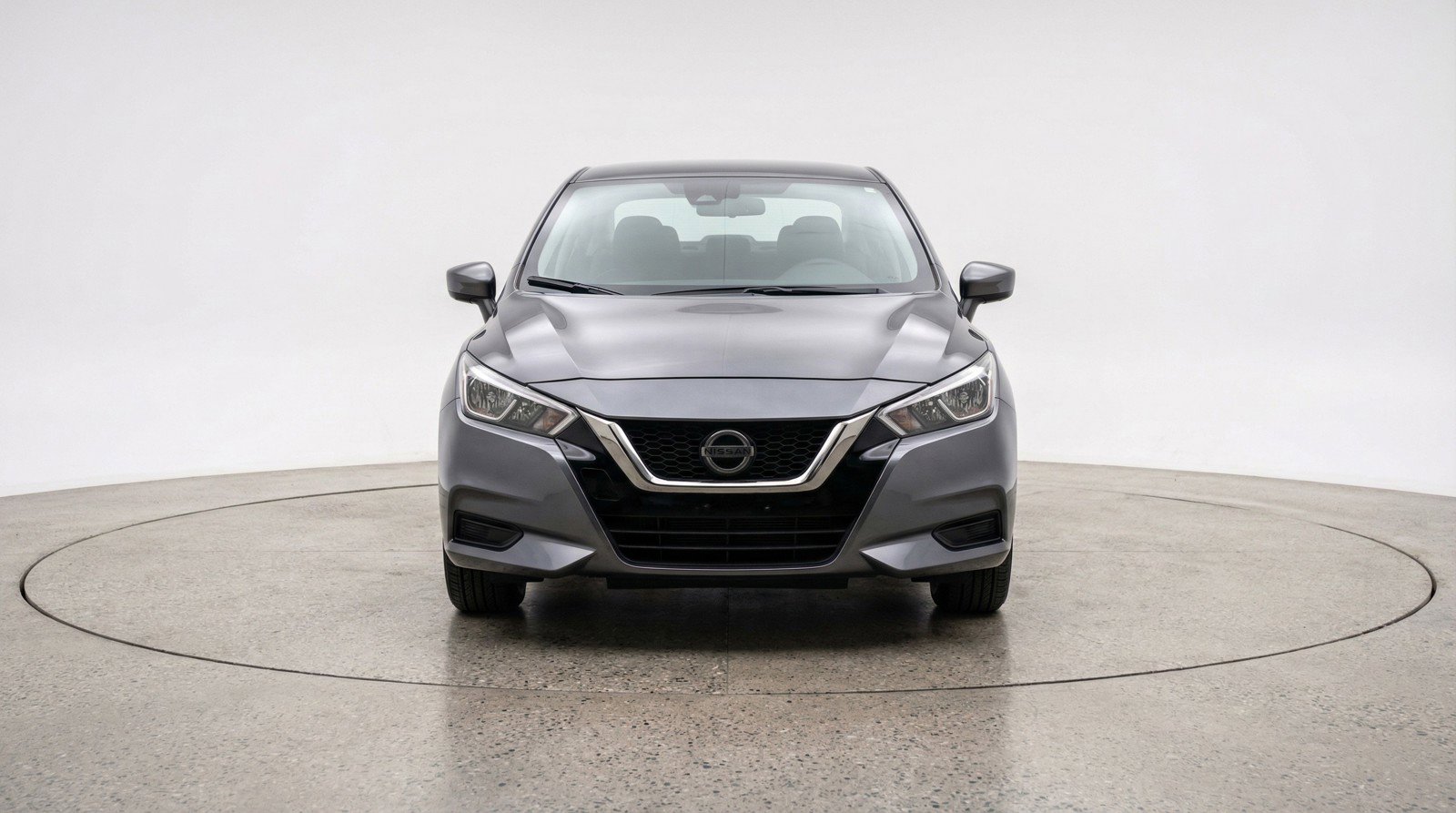 Used 2025 Nissan Versa SV image 2