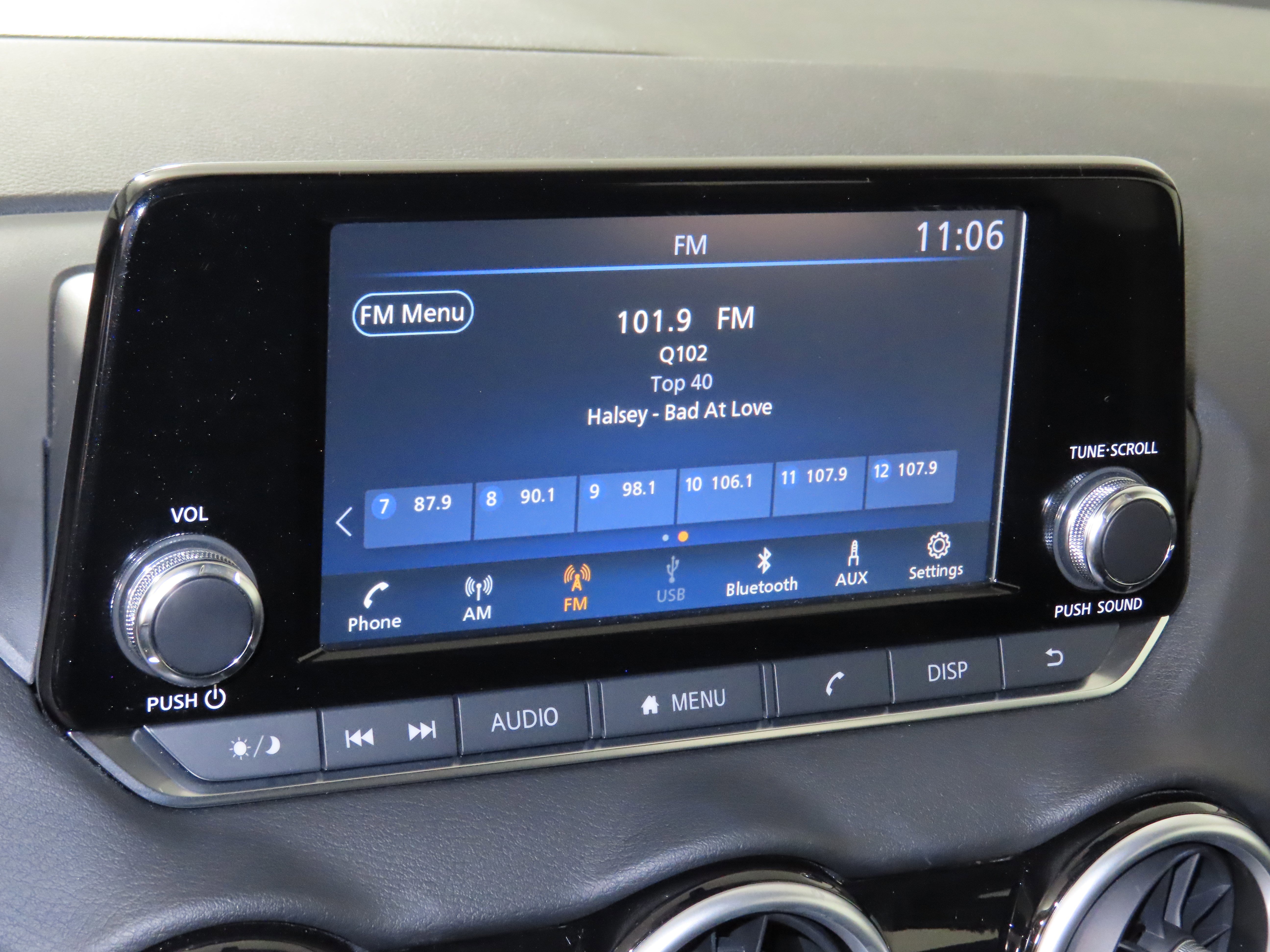 Used 2025 Nissan Sentra S image 28