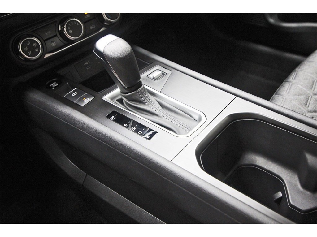 Used 2025 Nissan Kicks SV image 25