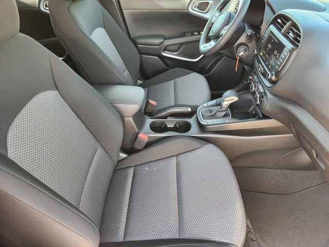 Certified 2025 Kia Soul LX FWD image 14