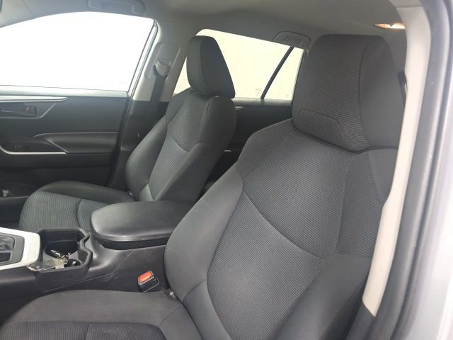 Used 2020 Toyota RAV4 LE w/ All Weather Liner Package image 27