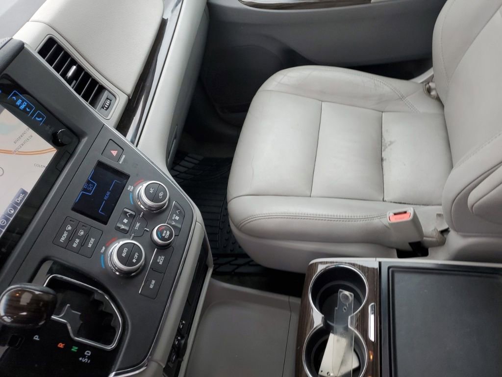 Used 2017 Toyota Sienna XLE Premium image 23