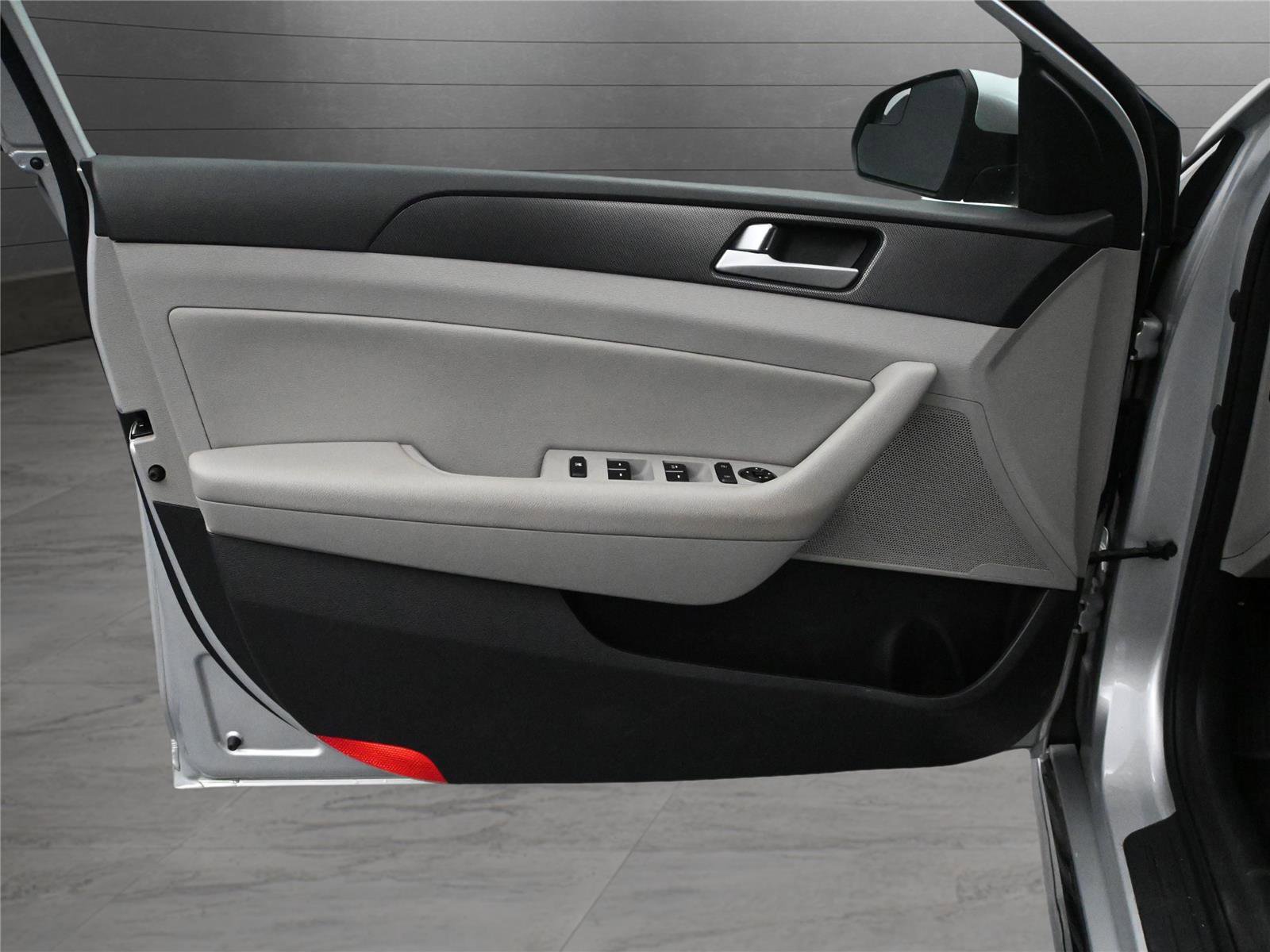 Used 2017 Hyundai Sonata Sport image 9