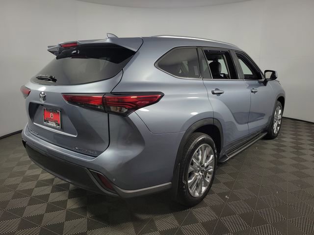 Used 2023 Toyota Highlander Limited image 8