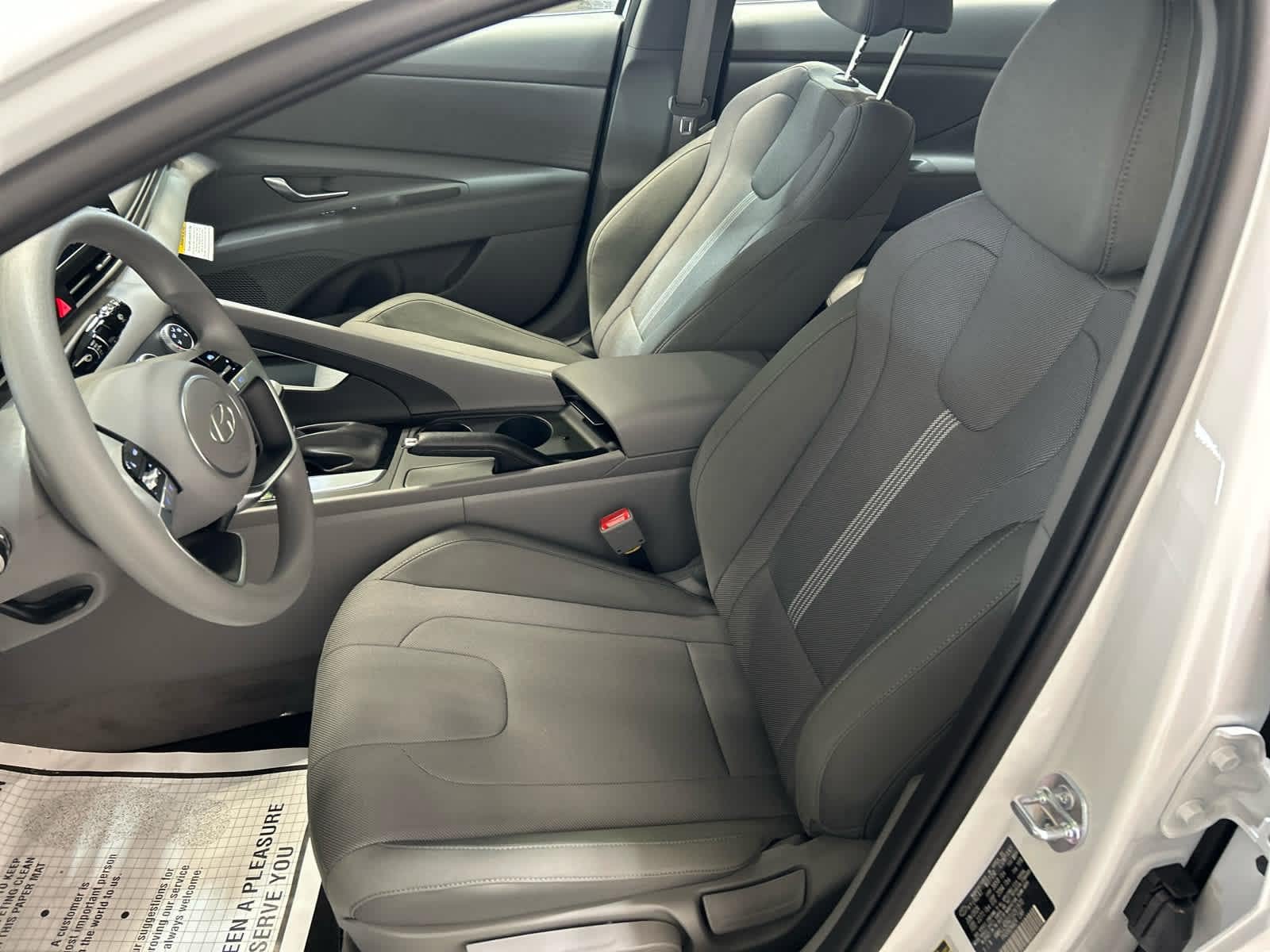 New 2026 Hyundai Elantra SE FWD image 9