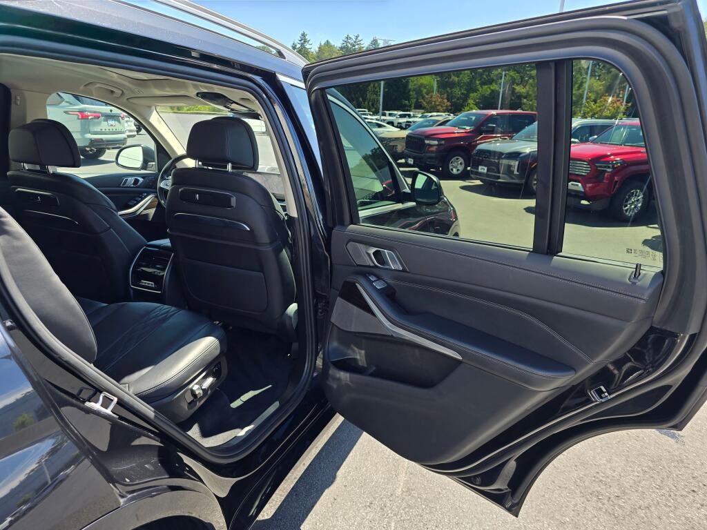Used 2023 BMW X7 xDrive40i image 42