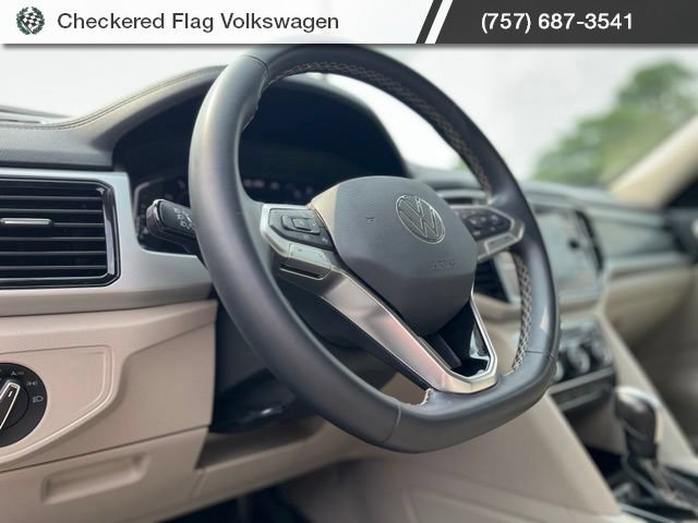 Used 2023 Volkswagen Atlas SE w/ Black Wheel Package AWD/4WD image 17