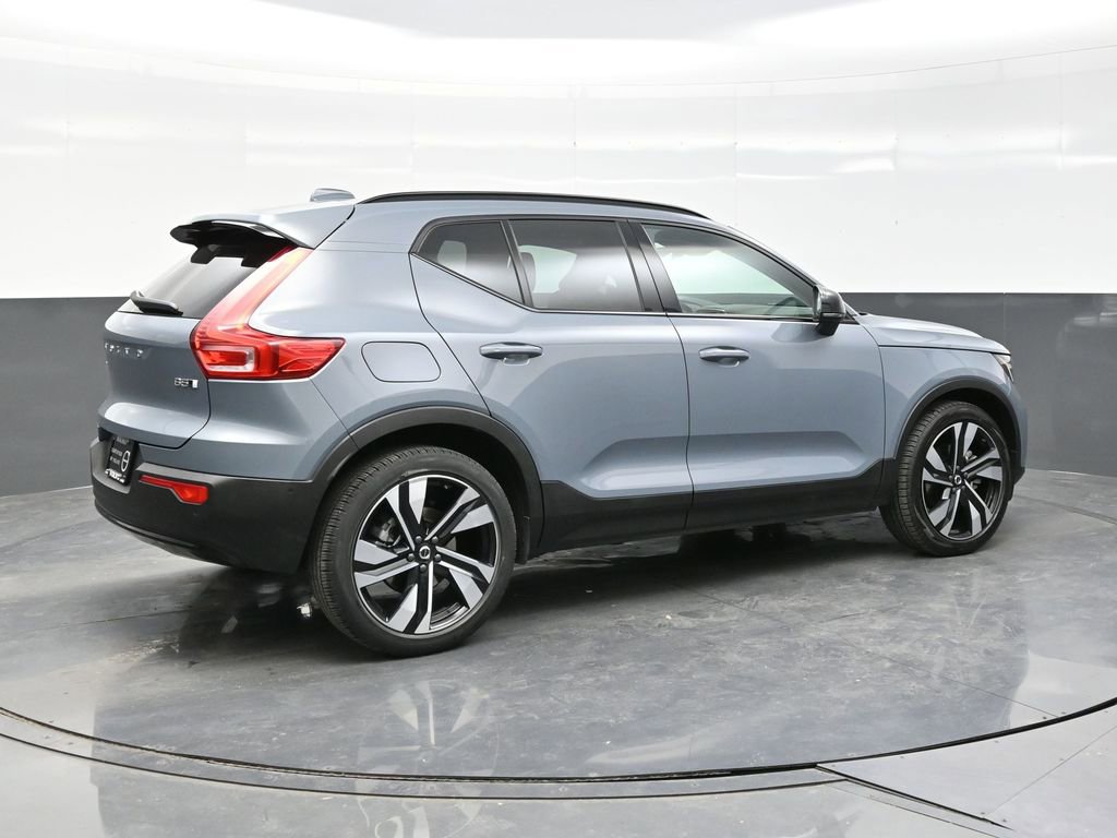 Used 2023 Volvo XC40 B5 Ultimate w/ Protection Package Premier image 7