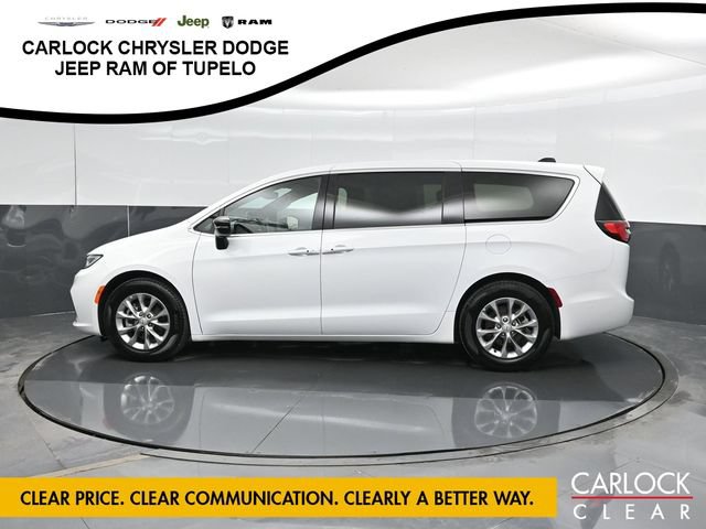 Used 2026 Chrysler Pacifica Limited FWD image 9