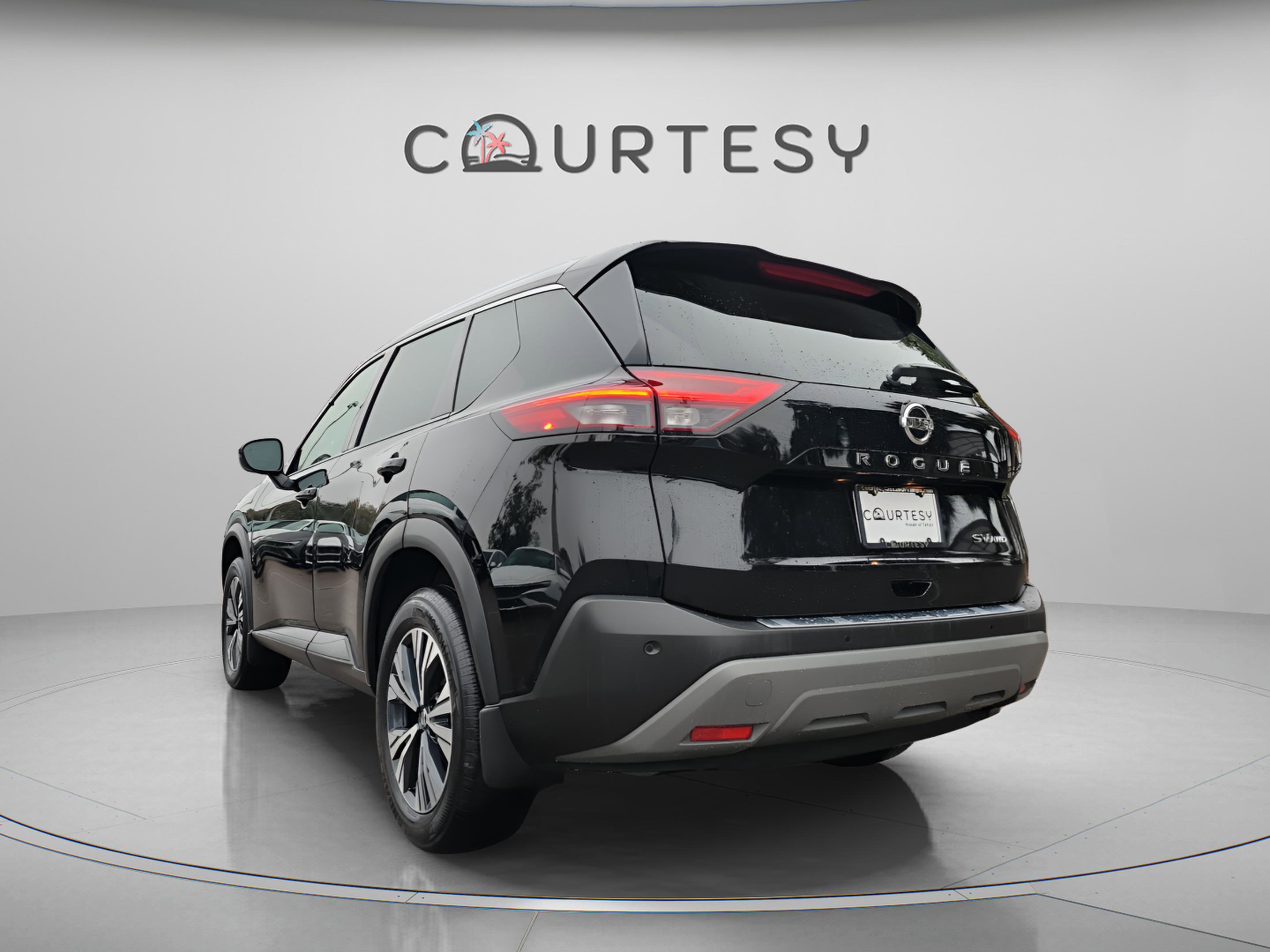 Certified 2021 Nissan Rogue SV w/ Premium Package image 5