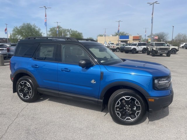 New 2025 Ford Bronco Sport Outer Banks w/ Outer Banks Tech Package+ image 2