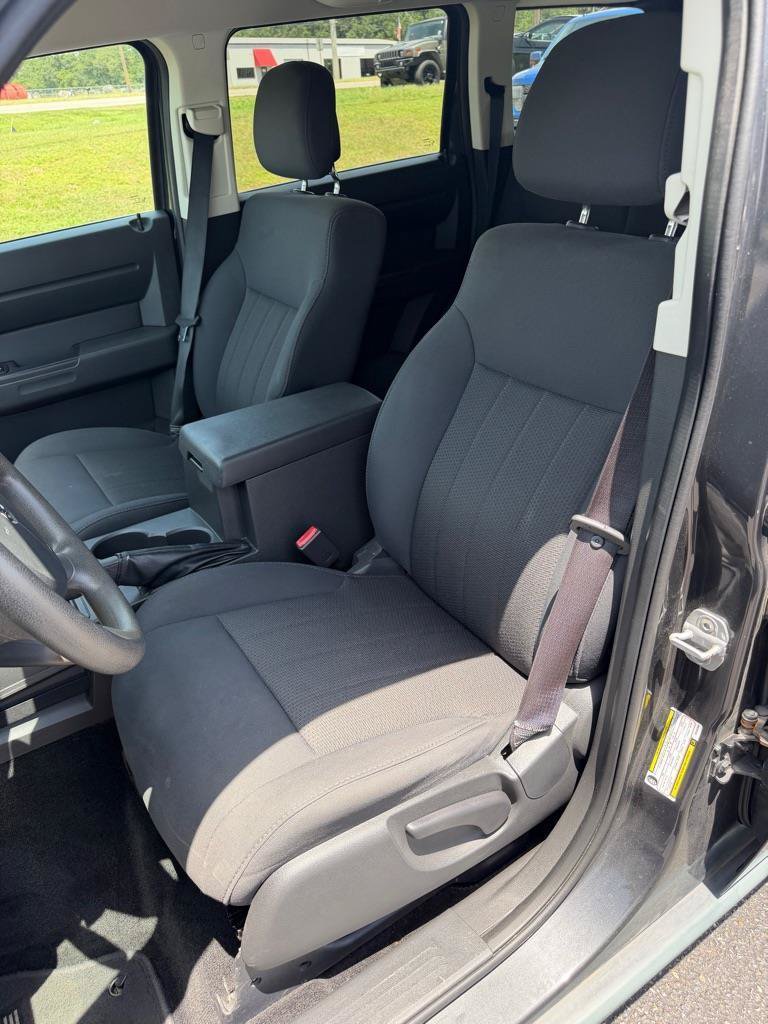 Used 2011 Dodge Nitro Heat w/ Popular Equipment Group RWD image 4