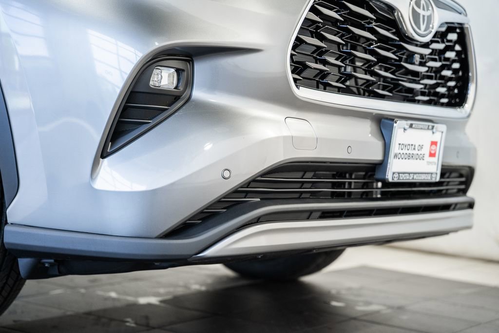 New 2026 Toyota Highlander Platinum image 15