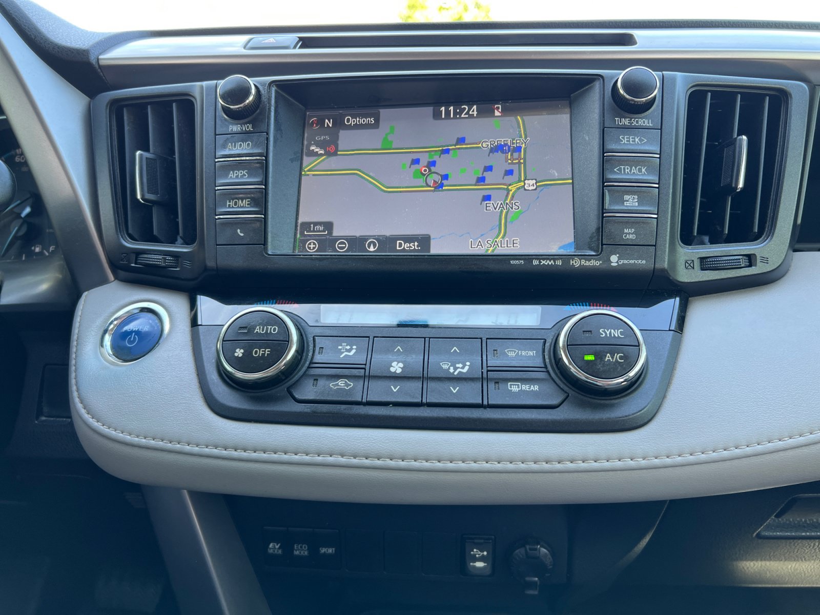 Used 2016 Toyota RAV4 XLE AWD/4WD image 12