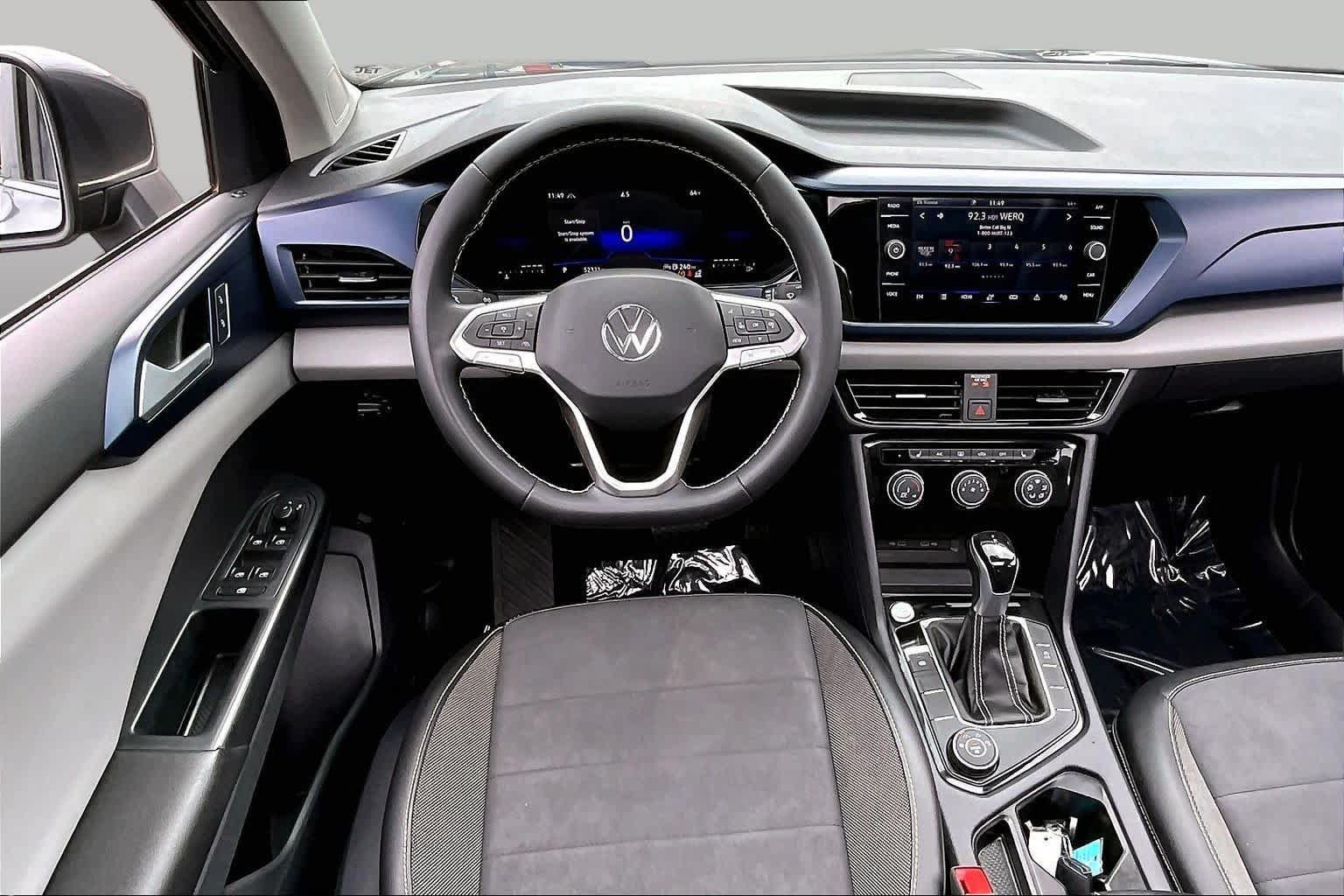 Used 2023 Volkswagen Taos SE w/ Panoramic Sunroof Package AWD/4WD image 6