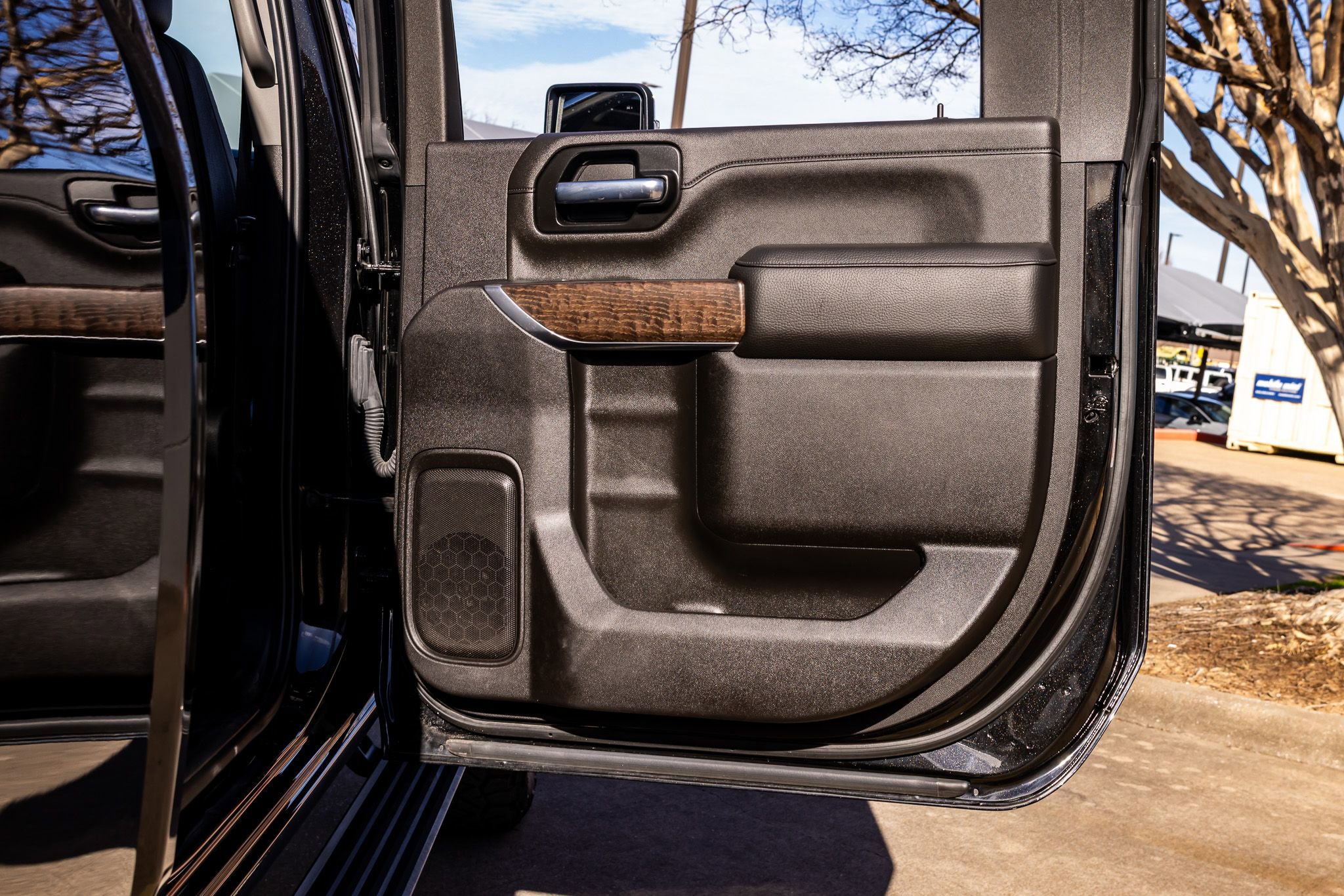 Used 2023 GMC Sierra 2500 Denali w/ Denali Black Diamond Edition image 36