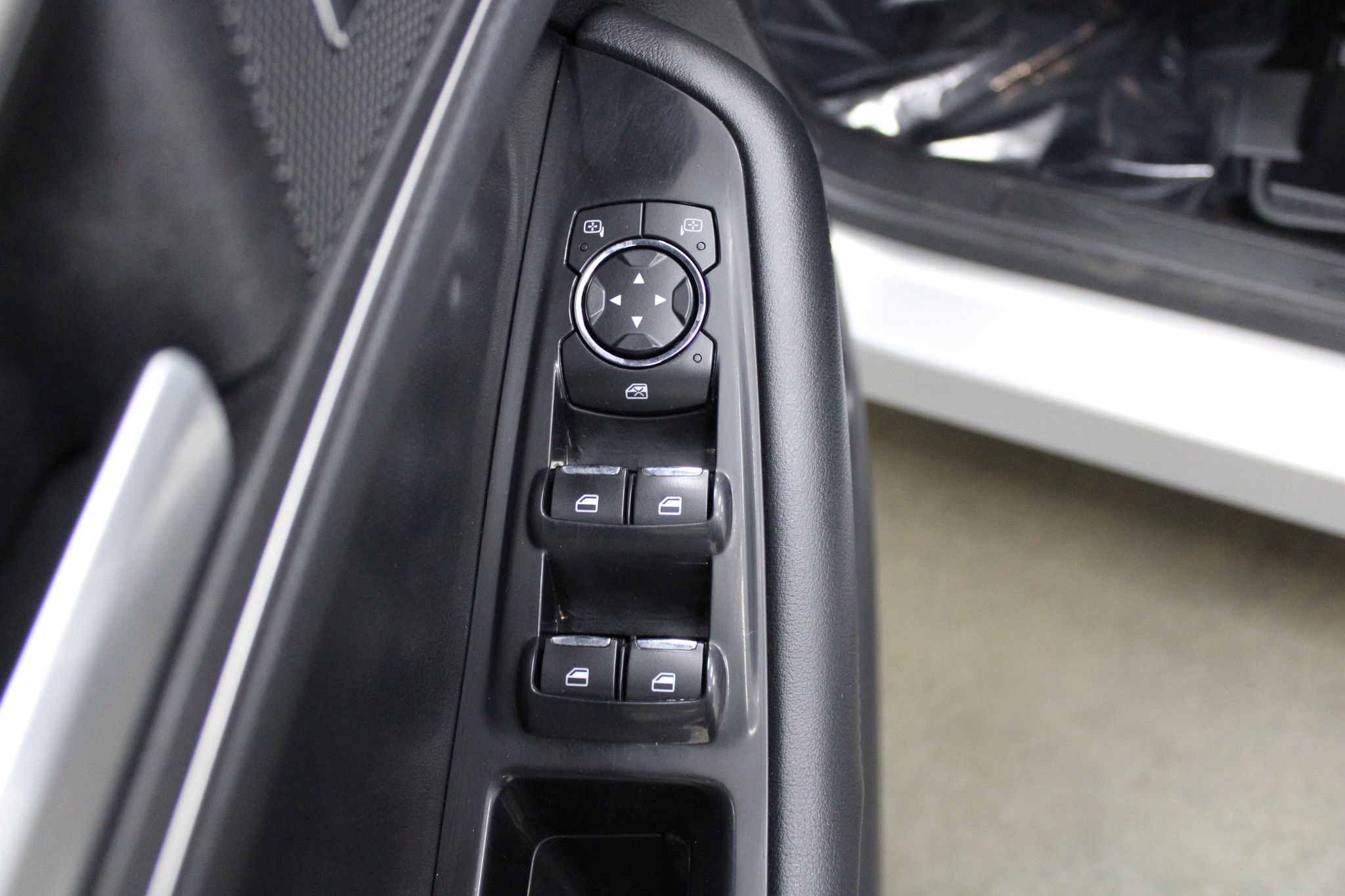 Used 2015 Ford Edge SEL w/ Equipment Group 201A AWD/4WD image 13