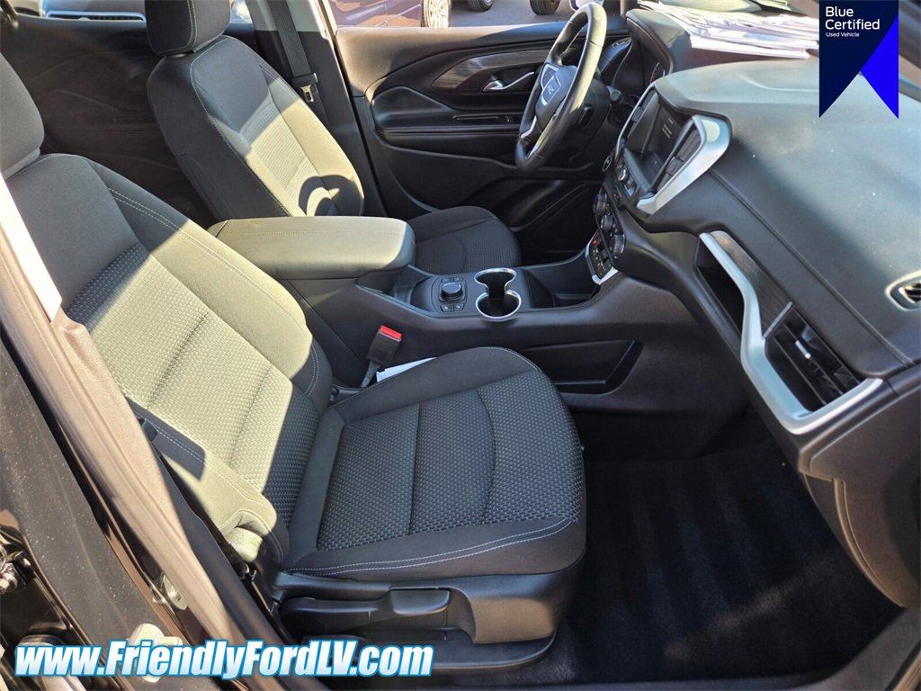 Used 2023 GMC Terrain SLE w/ Driver Convenience Package image 16