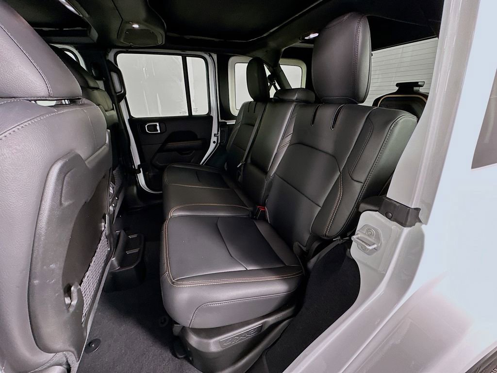 Used 2024 Jeep Wrangler Unlimited Sahara w/ Technology Group image 24