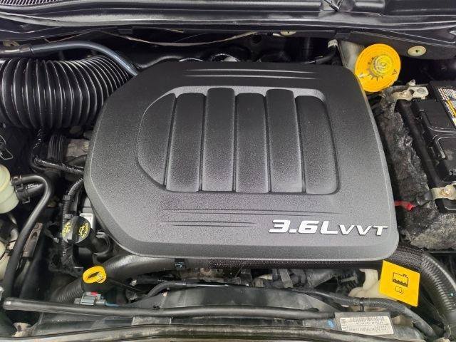 Used 2018 Dodge Grand Caravan SE FWD image 35