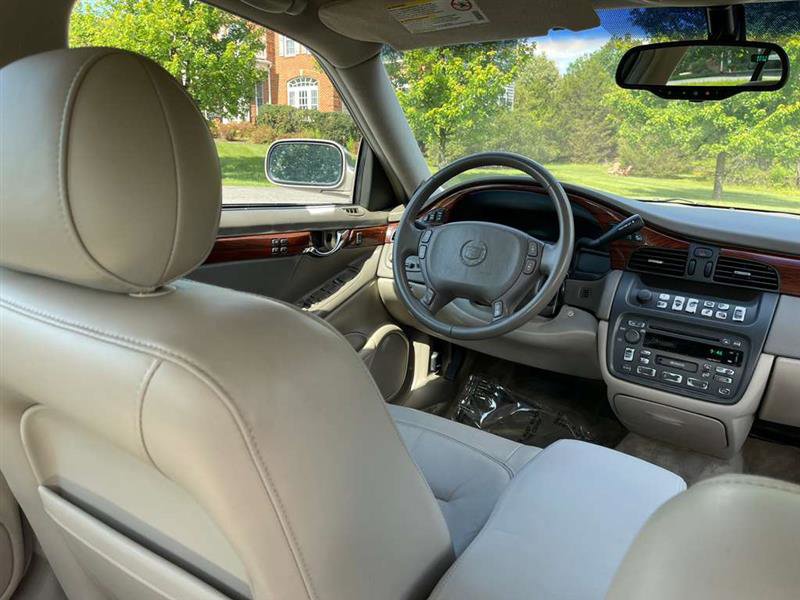 Used 2003 Cadillac De Ville w/ Comfort & Convenience Package FWD image 94