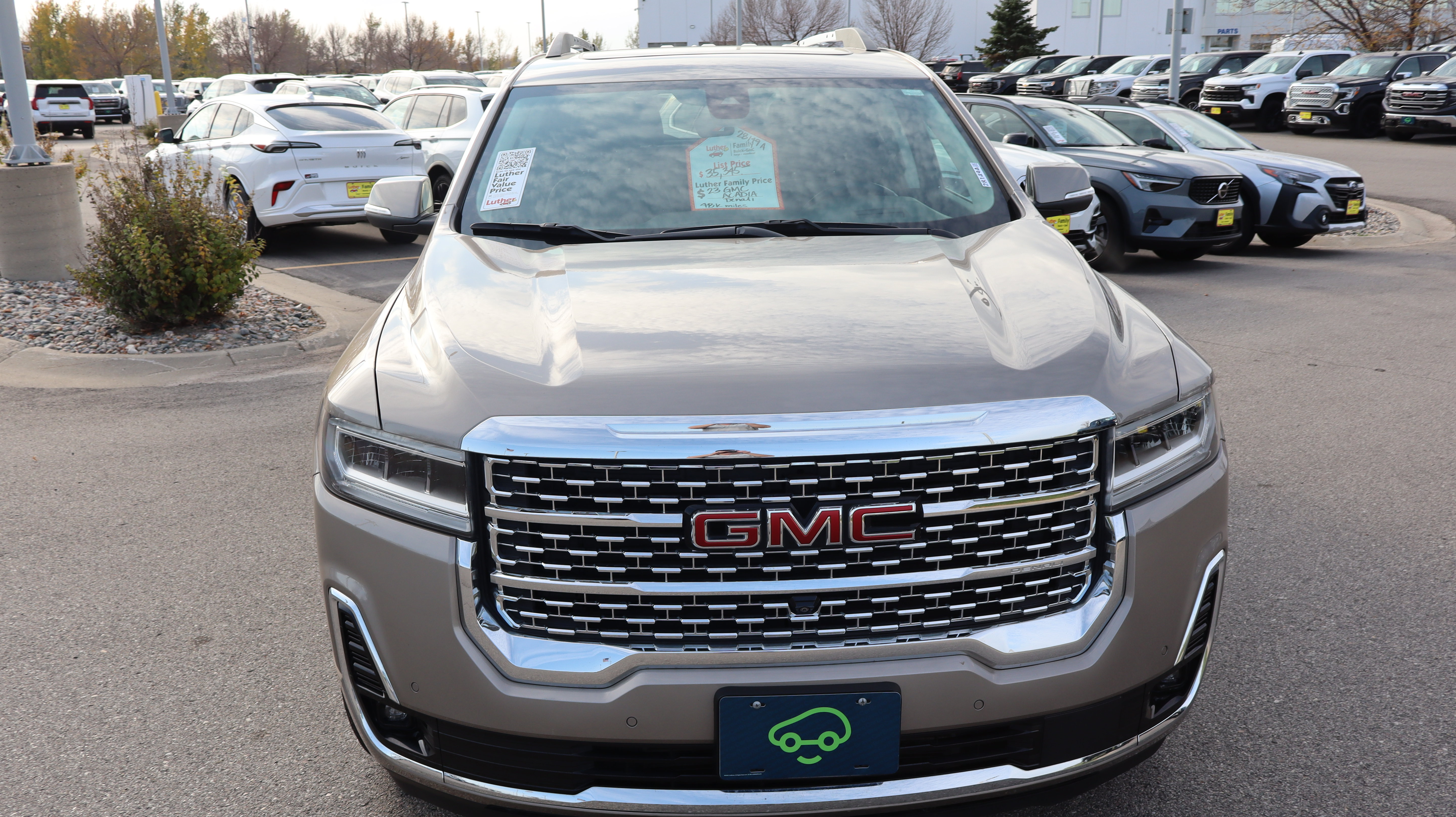 Certified 2023 GMC Acadia Denali w/ Denali Ultimate Package AWD/4WD image 2