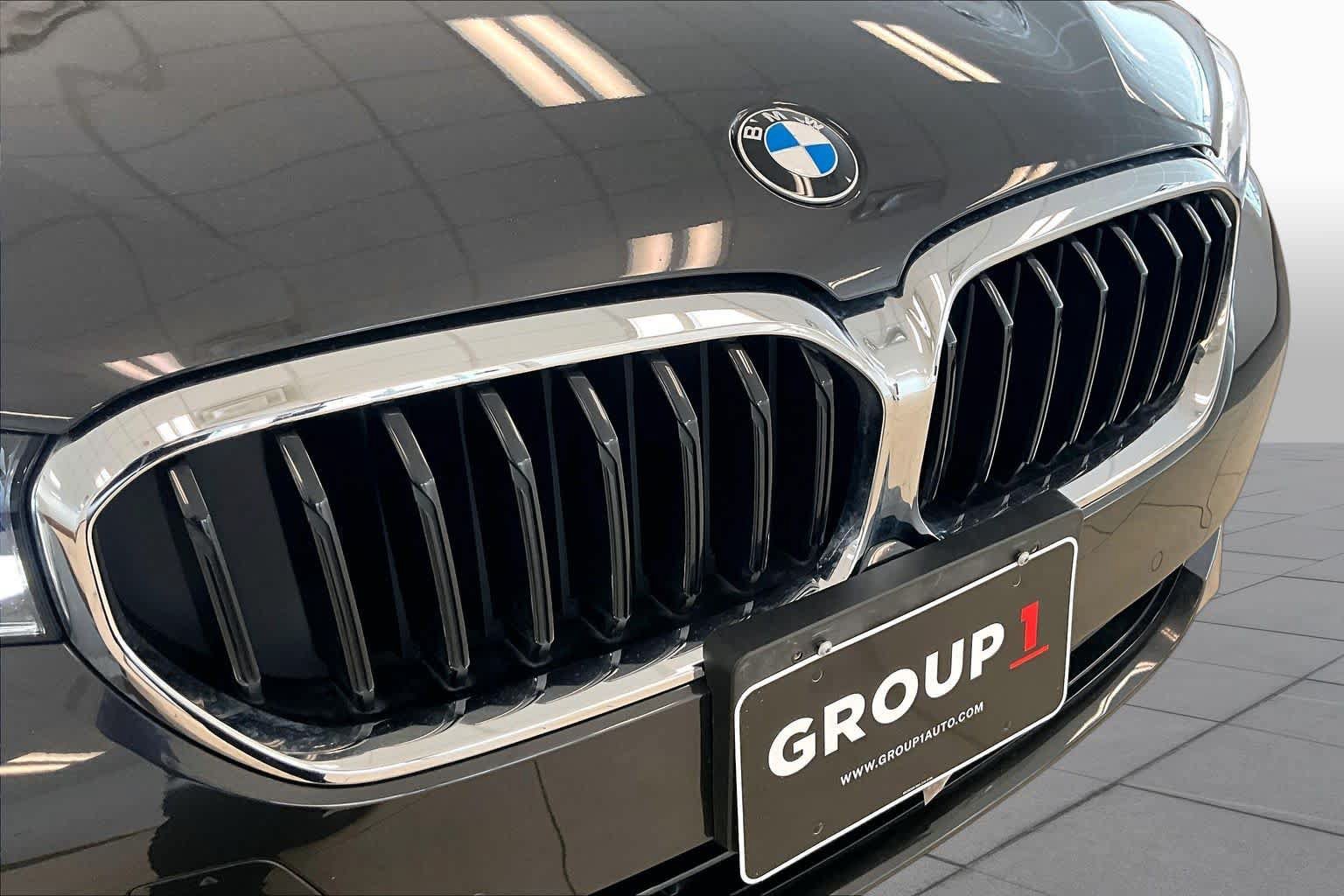 Used 2023 BMW 530i w/ Premium Package RWD image 27