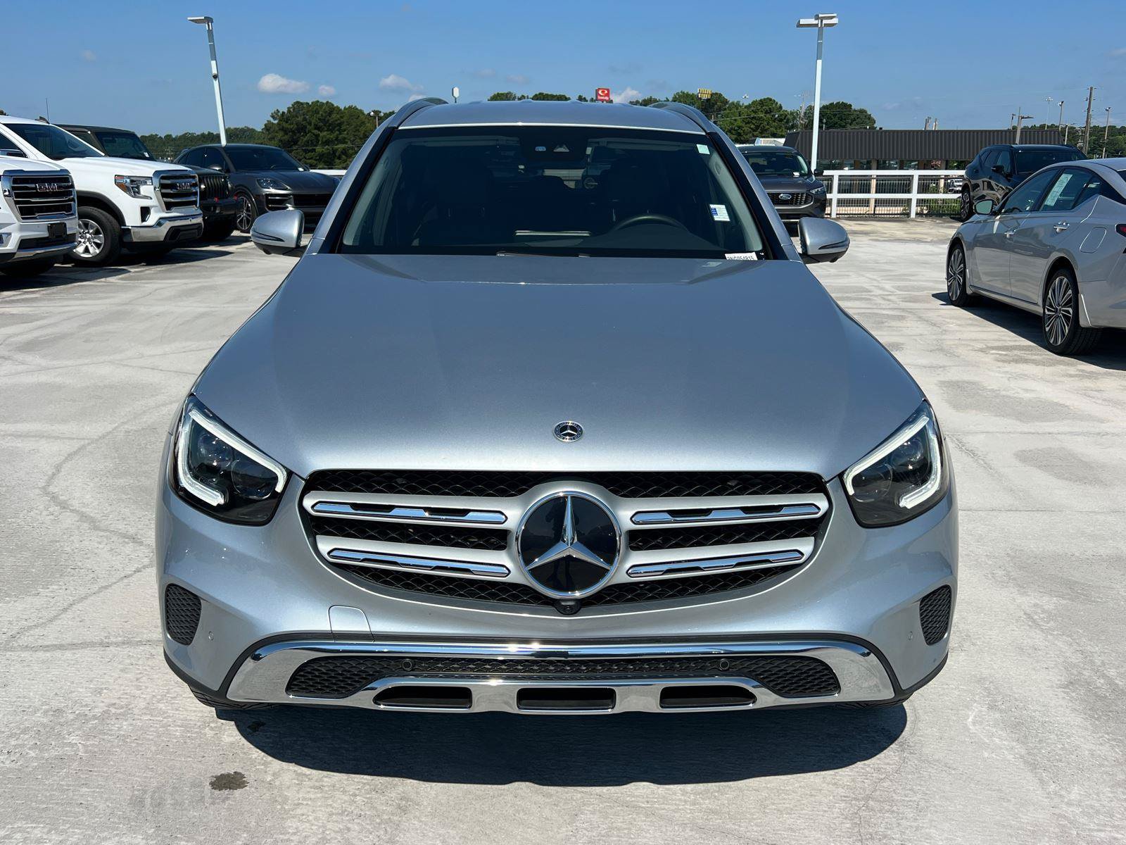 Used 2022 Mercedes-Benz GLC 300 4MATIC image 2