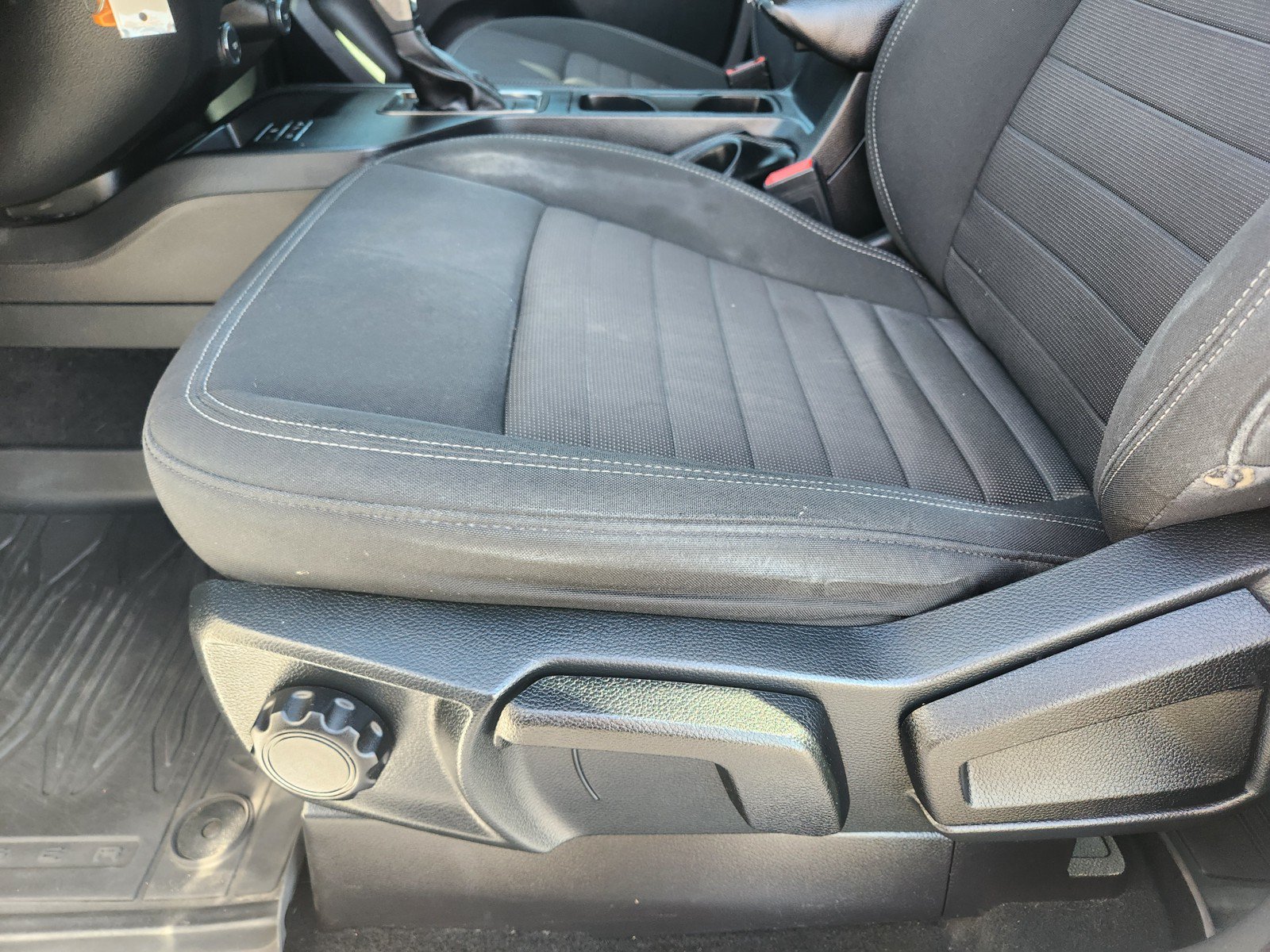 Used 2019 Ford Ranger XLT w/ Equipment Group 301A Mid RWD image 19