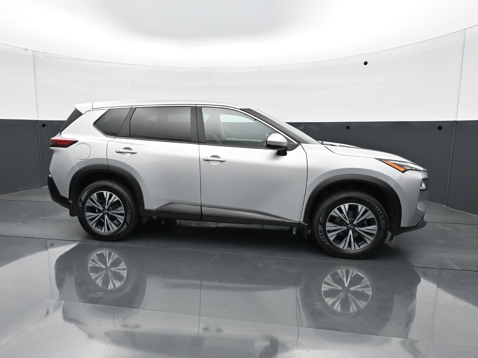 Used 2023 Nissan Rogue SV AWD/4WD image 8