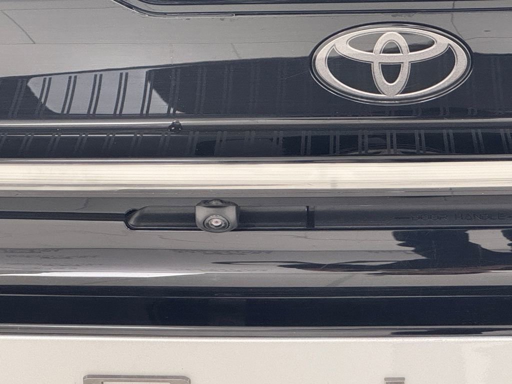 Used 2024 Toyota Prius Prime Premium image 34